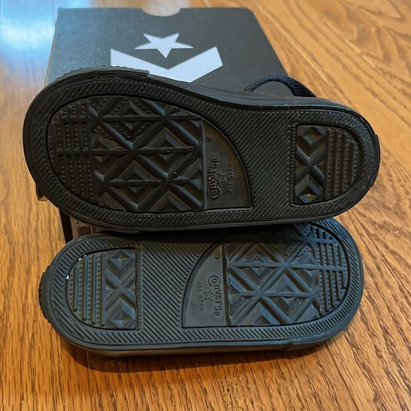 KIDS CONVERSE ALL STAR SNEAKERS BLACK SIZE US4 - Picture 7 of 9